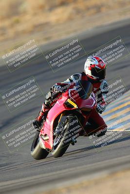 media/Oct-06-2024-Race Pace (Sun) [[d7d39ec7ad]]/1-Turn 10 (730am)/